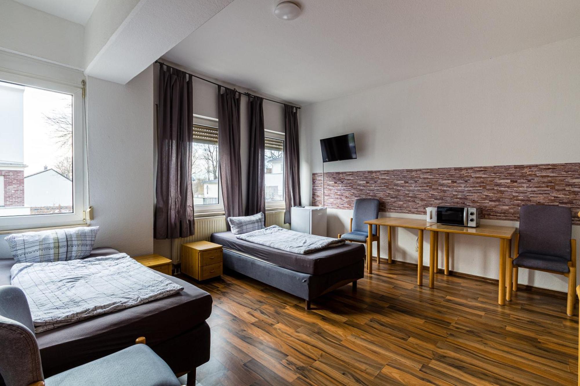 Apartmenthaus In Chemnitz Fuer Monteure Exterior foto