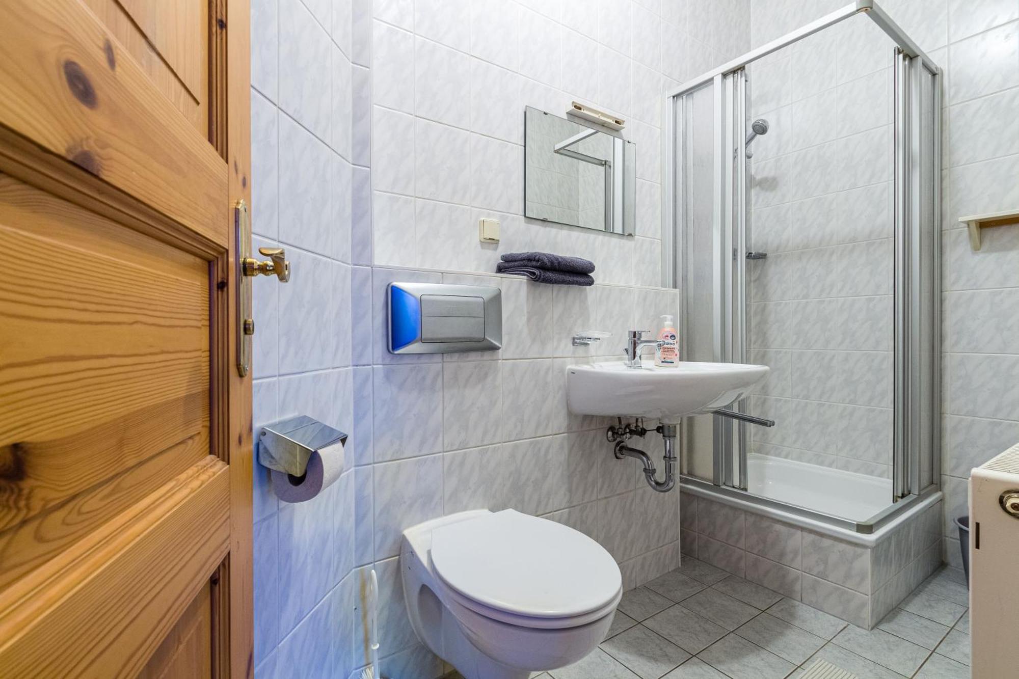 Apartmenthaus In Chemnitz Fuer Monteure Exterior foto