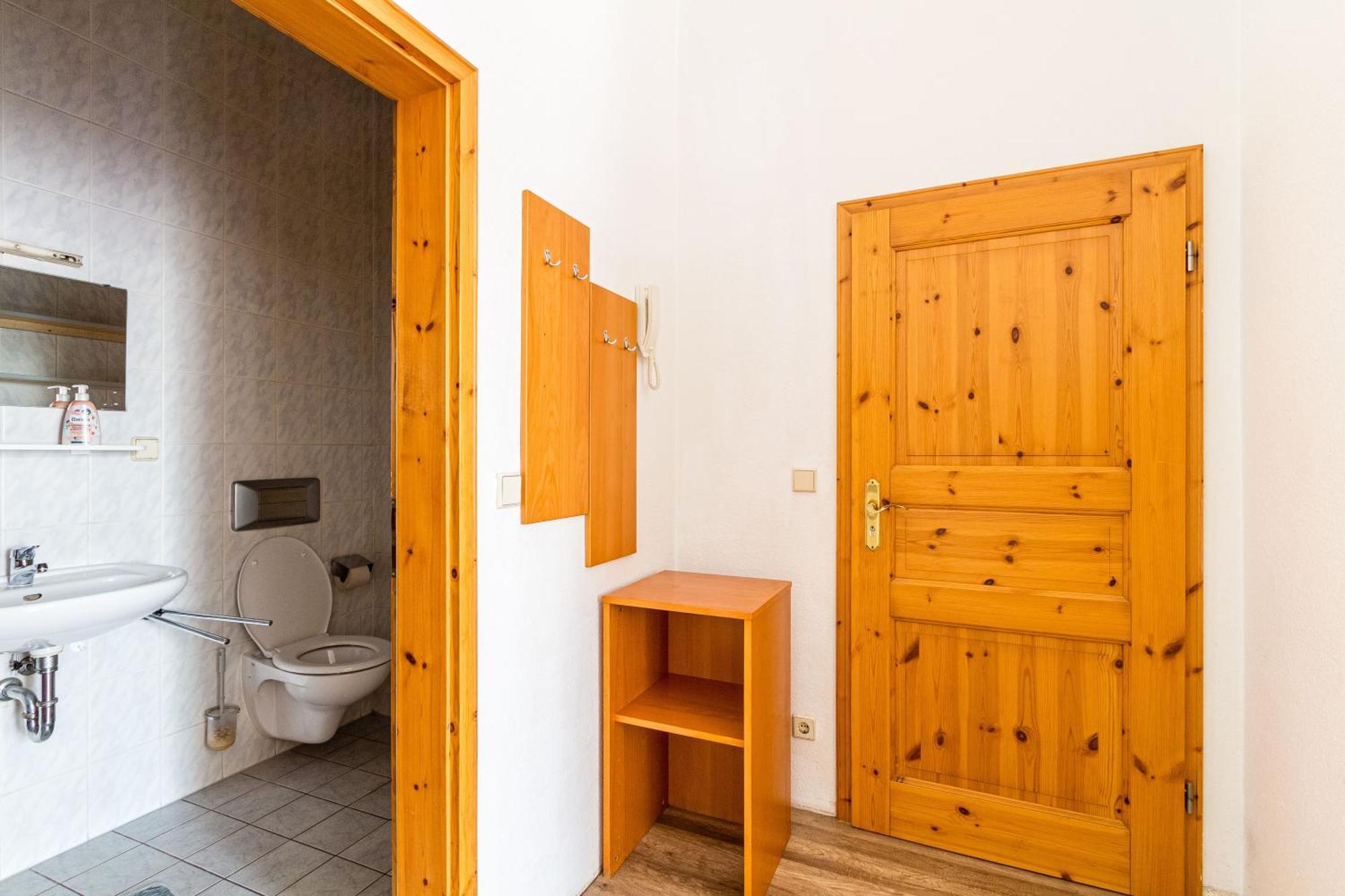 Apartmenthaus In Chemnitz Fuer Monteure Exterior foto